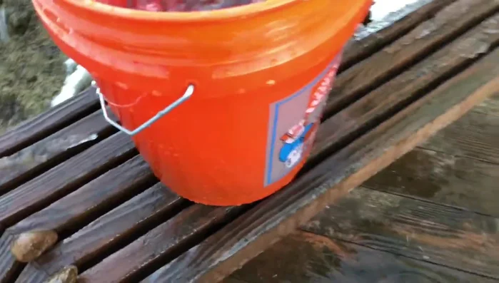 Let the rocks soak in the chlorine solution for 24 hours (or overnight).