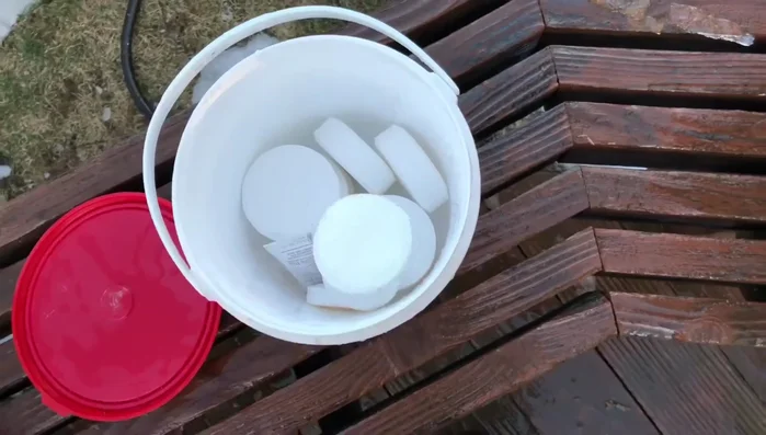 Let the rocks soak in the chlorine solution for 24 hours (or overnight).