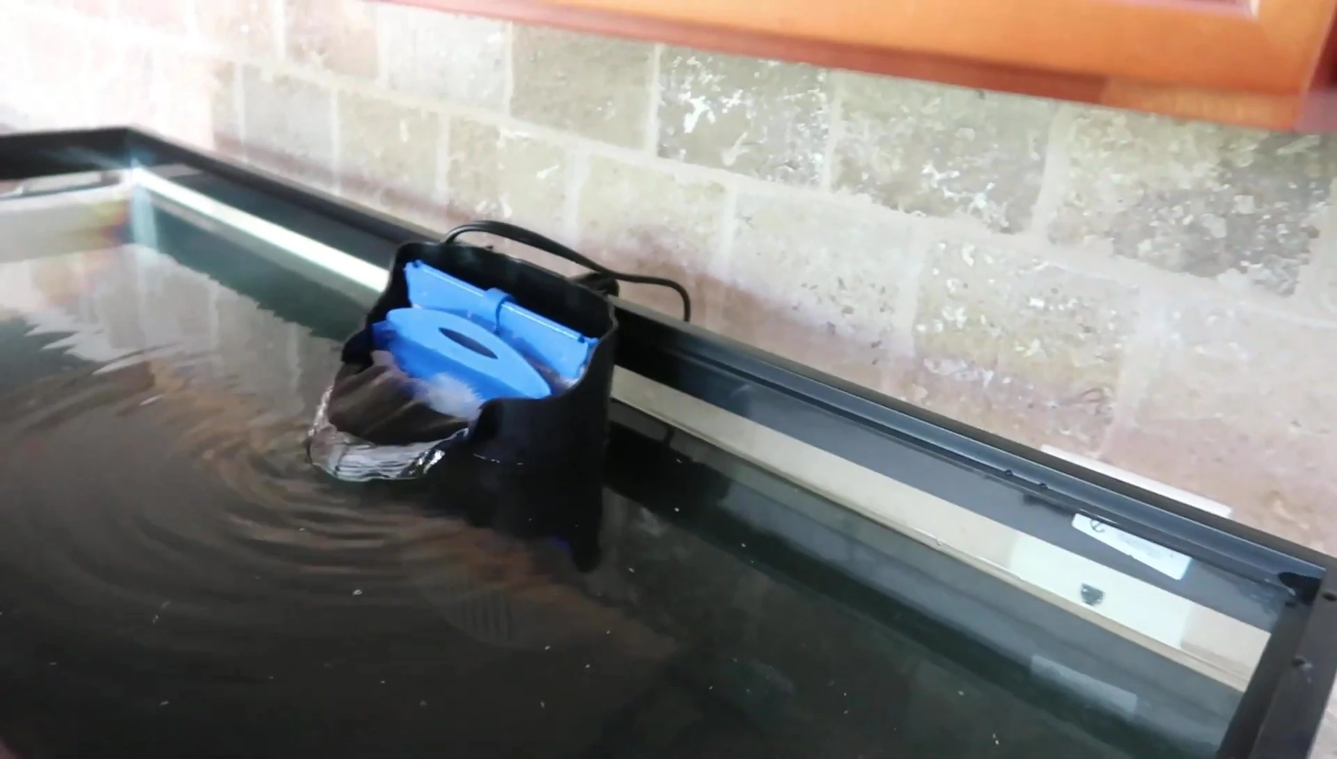 The narrator showing the working internal filter