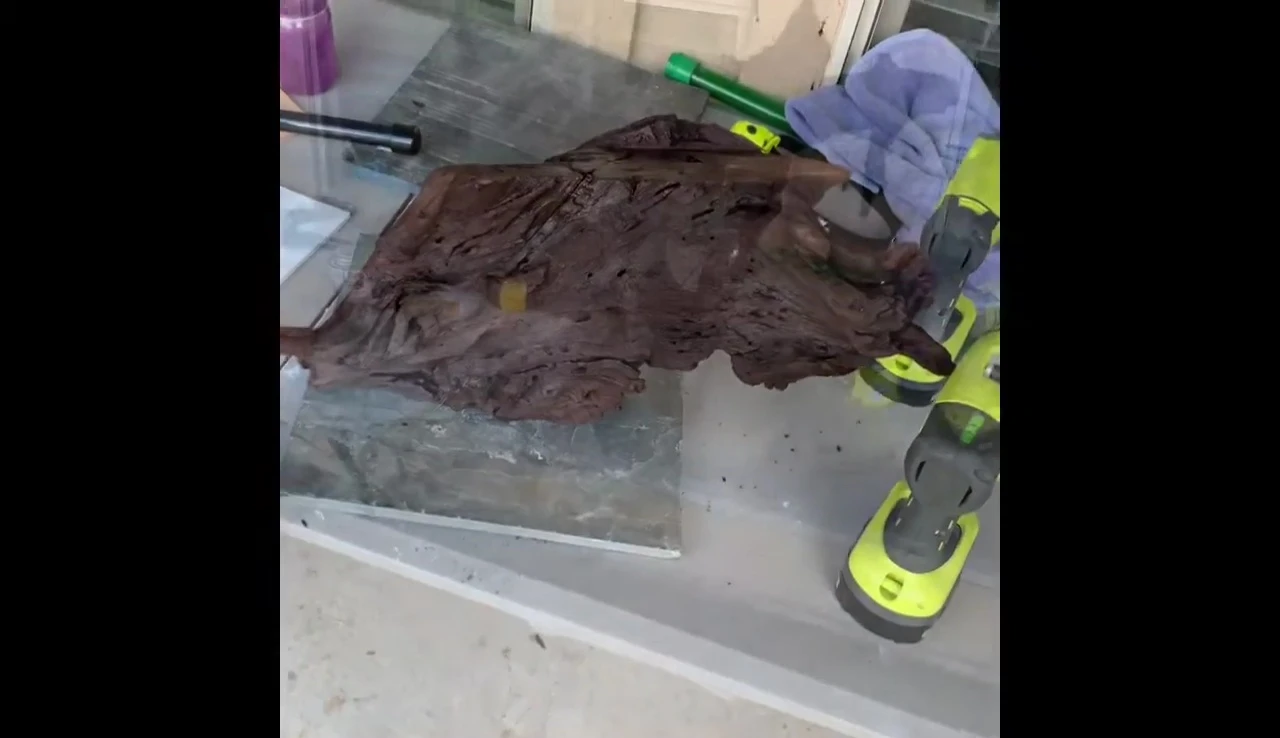 The second slate tile with the driftwood attached.