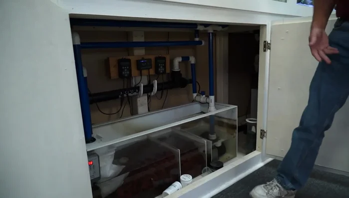 Easily add or replace filter media (e.g., activated carbon) directly into the sump.