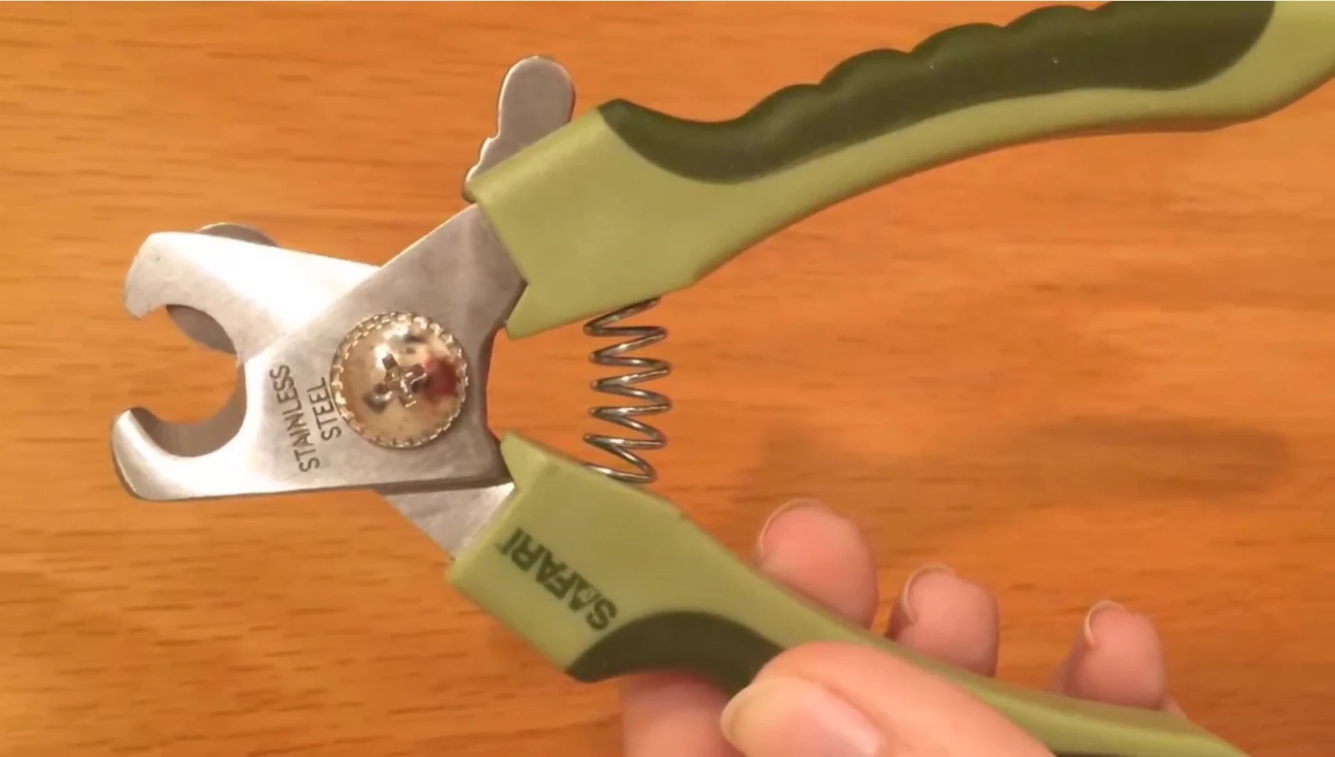 Highlighting the safety features of the Safari trimmer