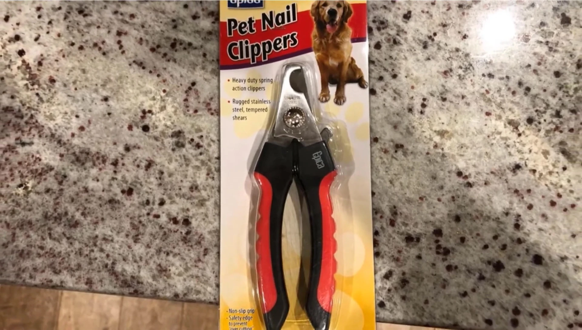 Close-up of the Epica Clipper's blade design