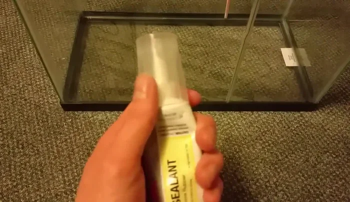 Immediately replace the top of the sealant container to prevent hardening.