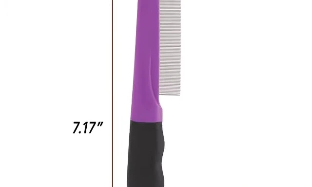 Close-up view of the Hartz comb's teeth to illustrate their fine spacing and quality.