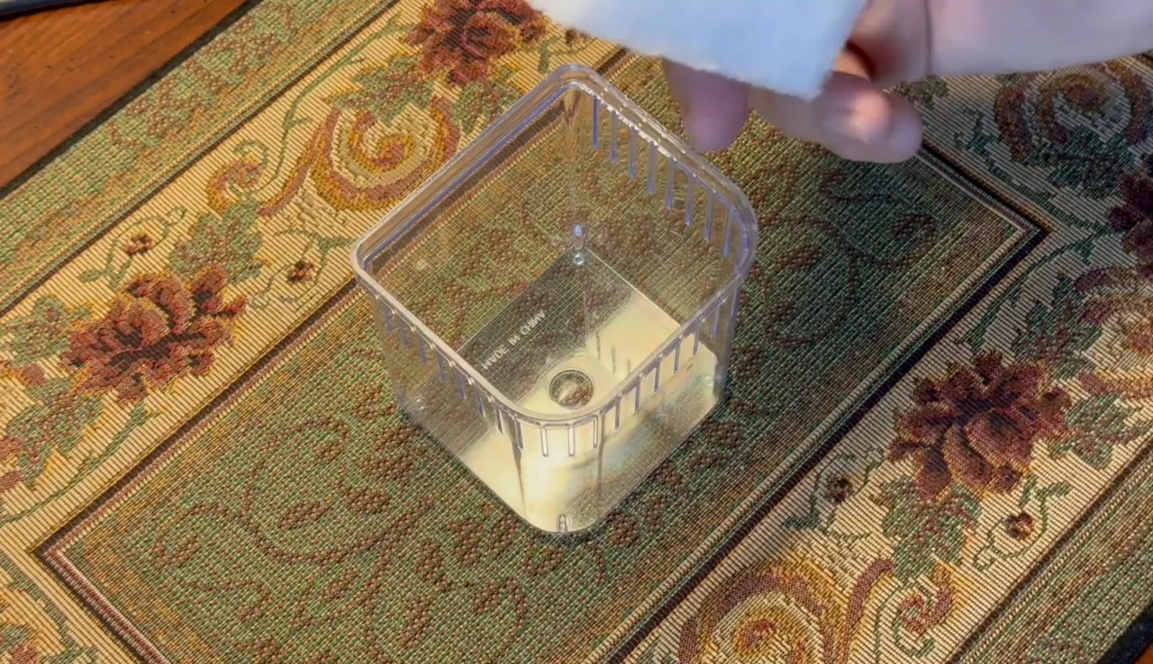 Close-up of the fine filter floss.