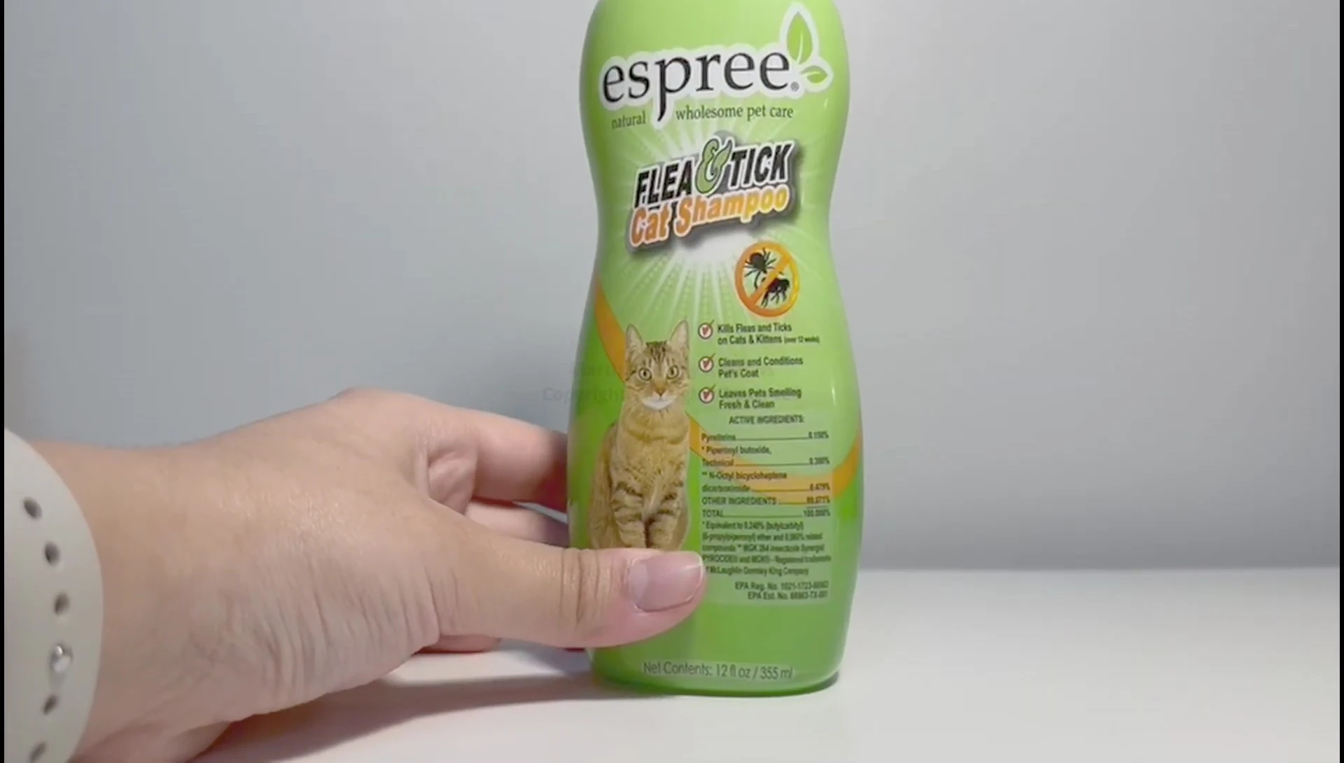 Image demonstrating the combing process after applying shampoo