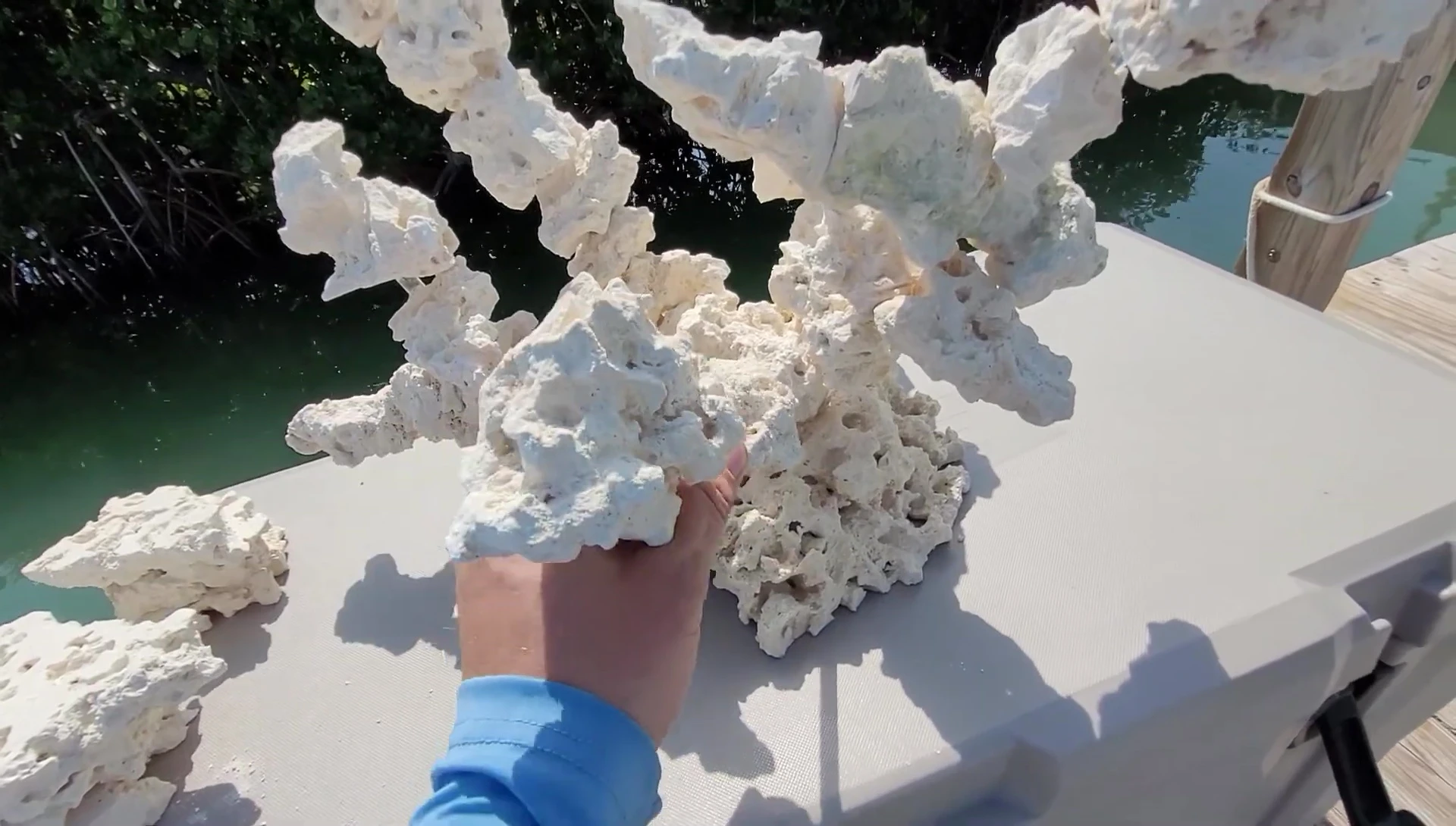 Demonstration of sliding acrylic rods into the base