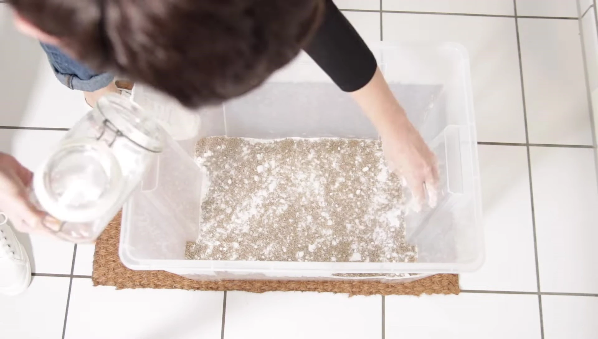 Adding the second layer of baking soda