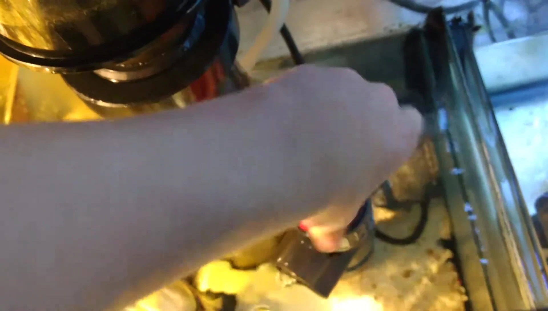 Skimmer operating, showing bubble production.