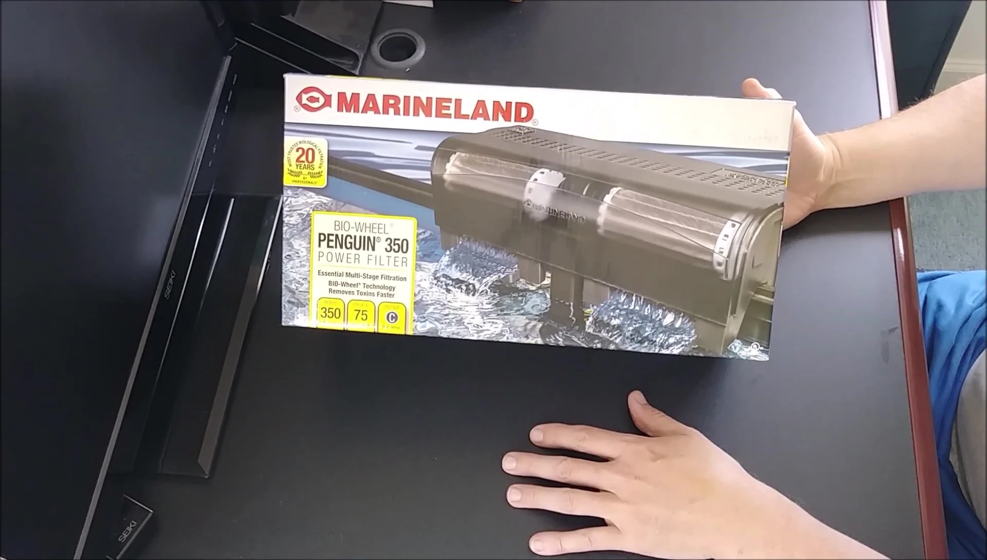 The Marineland Penguin 350 box.