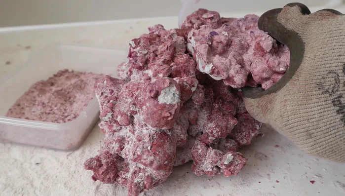 Apply Glue: Add Jag Aquatics Aquascaping glue to the powdered joint. A chemical reaction will occur, solidifying the bond.