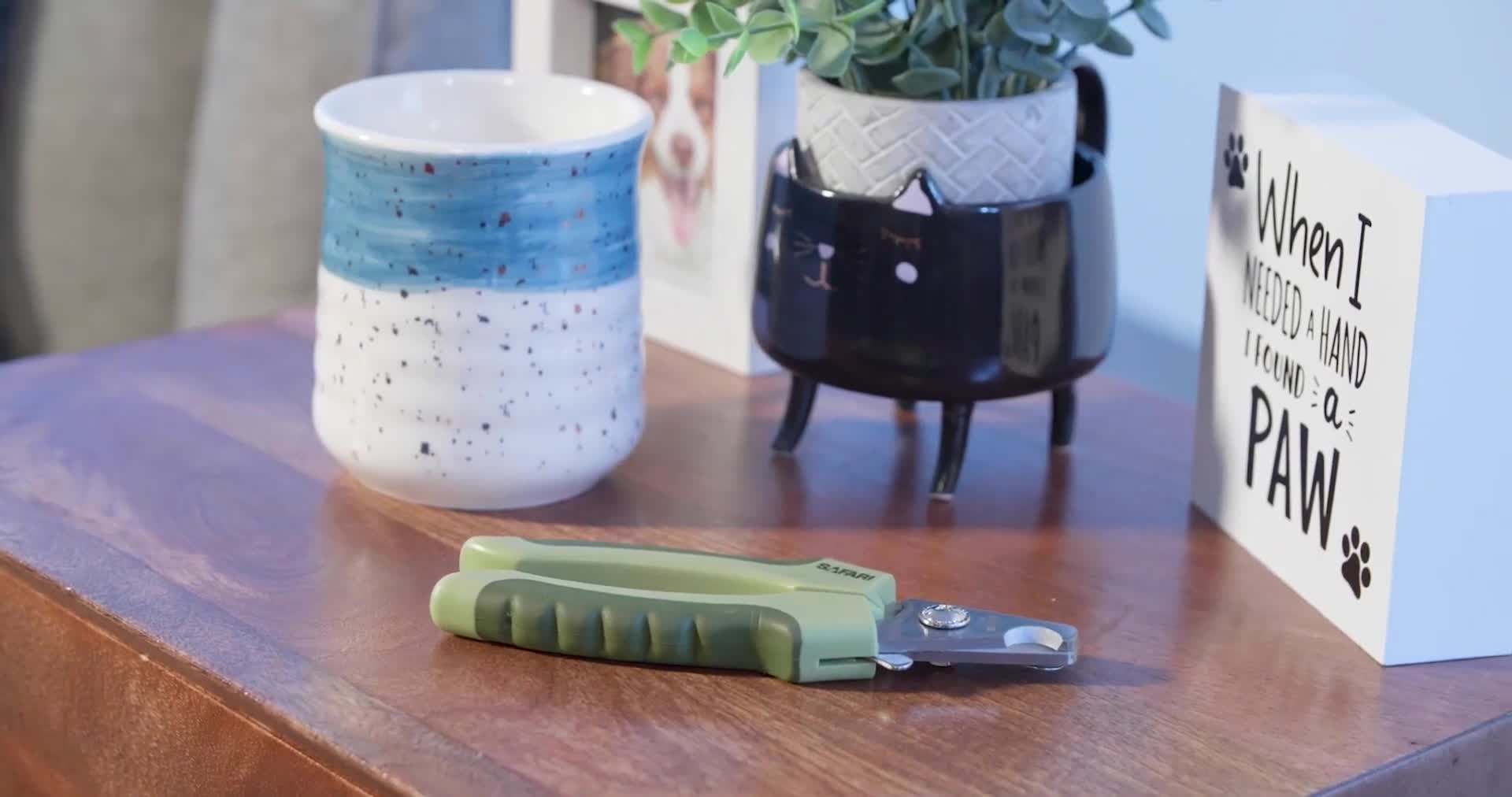 Close-up of the Safari Professional Nail Trimmer