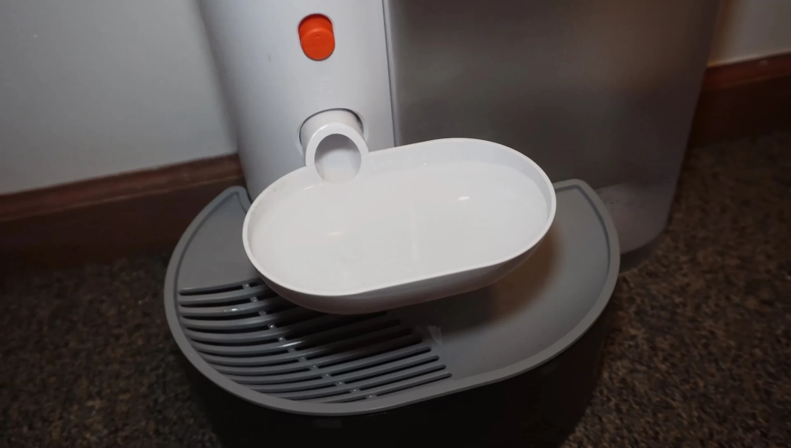 The narrator explaining the functionality of the water fountain.
