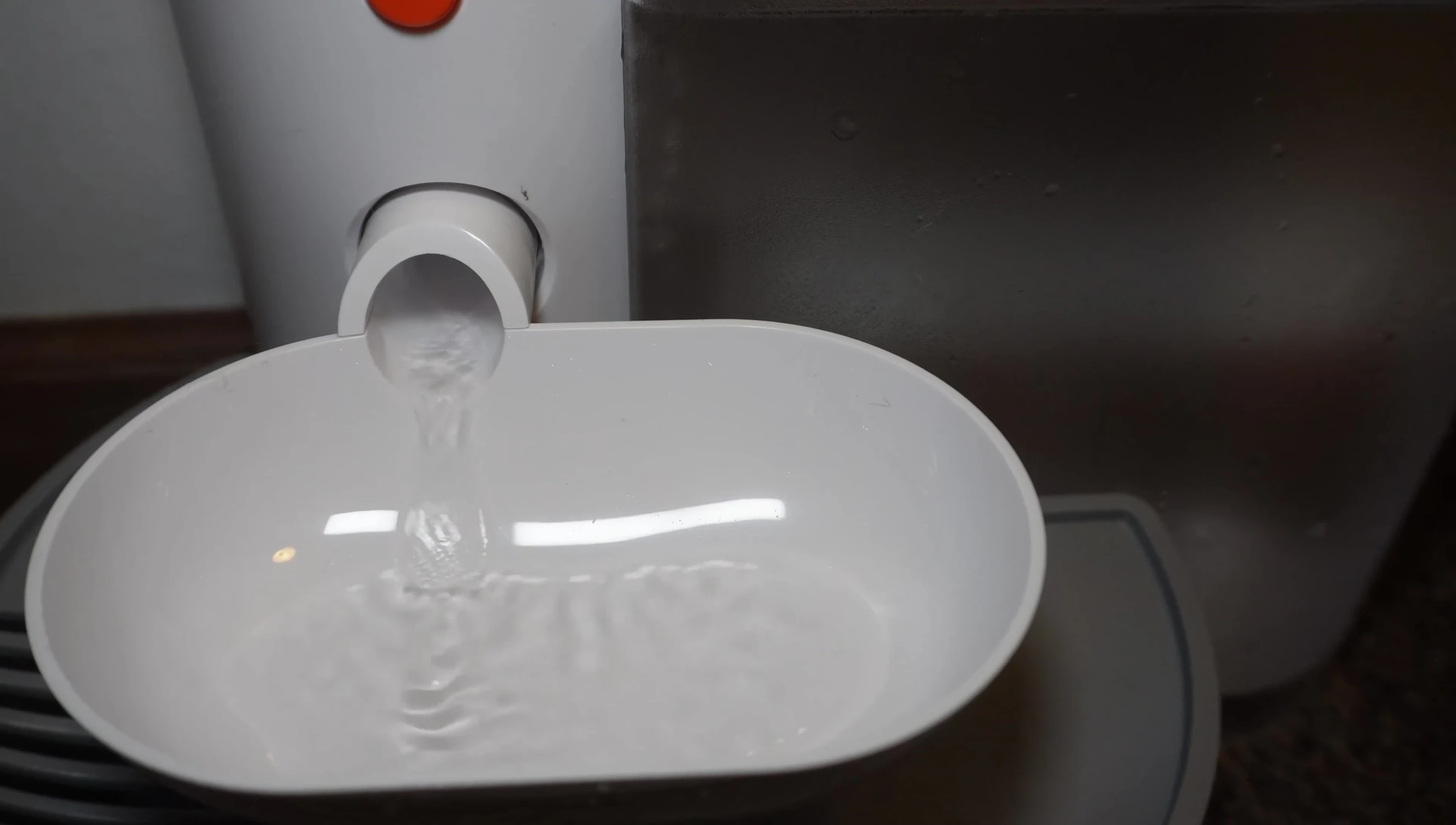 The narrator summarizing their overall impression of the Smart Pet Water Fountain.