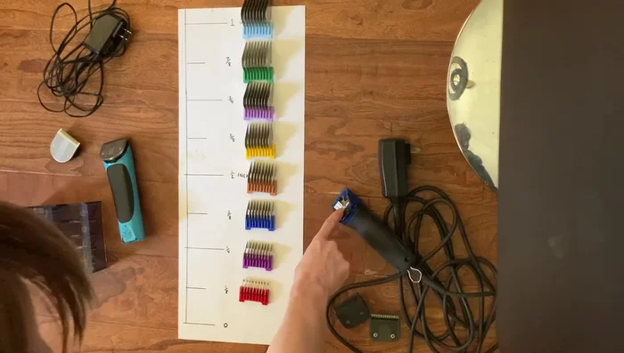 Select the appropriate blade length: The most common blade lengths for A5 detachable blades are 10mm (shortest), 15mm (medium), and 7mm (common for summer shaves). Use the millimeter measurements to match comb attachments to detachable blade lengths.