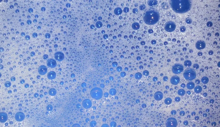 Motor Oil: Wash thoroughly with cat-friendly soap and water, creating a good lather (440.039). Rinse and dry (454.08).