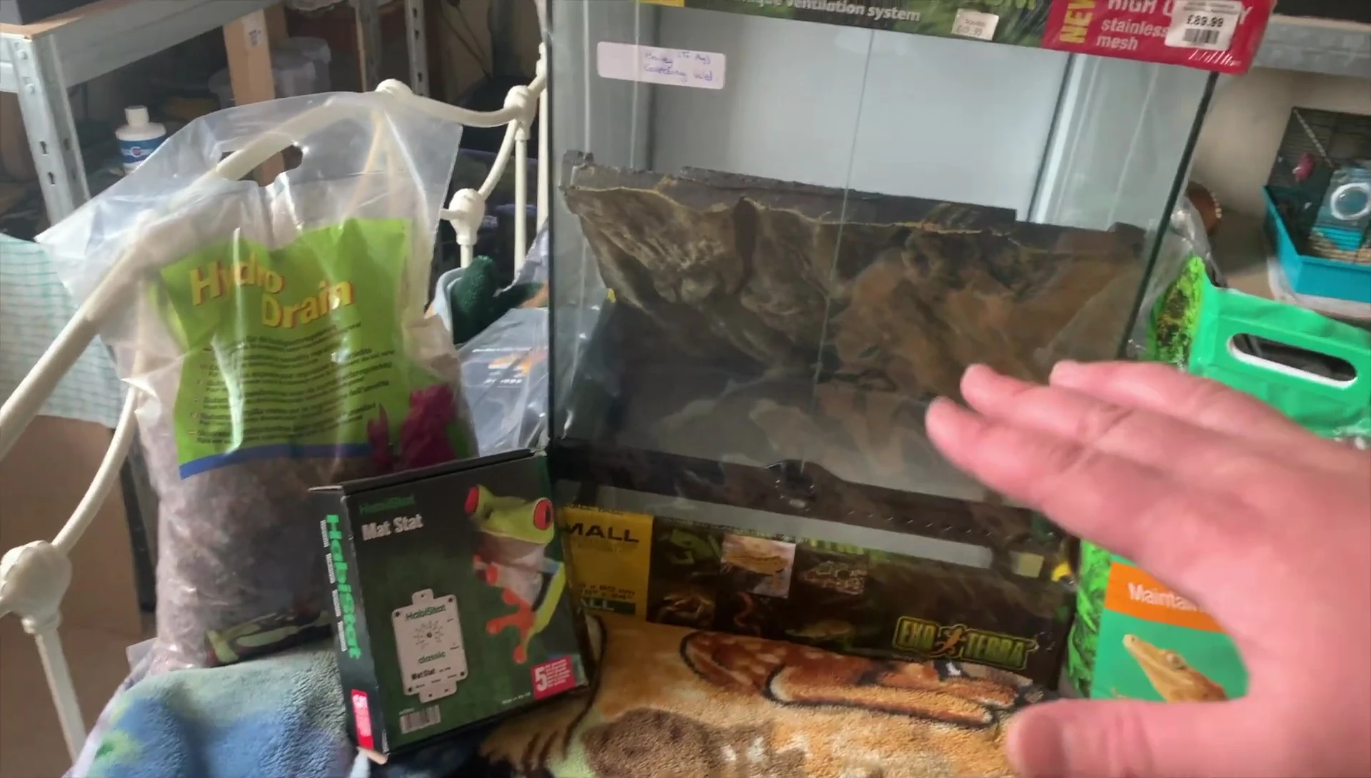 Comparison of the old and new vivarium sizes.