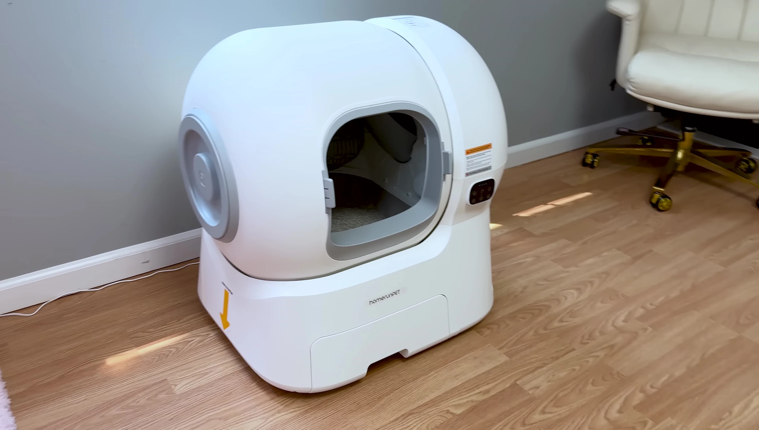 Overview of the spherical chamber design.