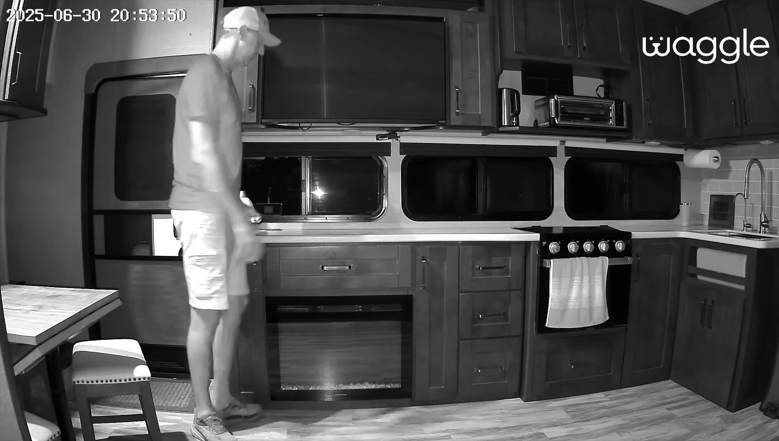 Screenshot demonstrating the camera's night vision capabilities.